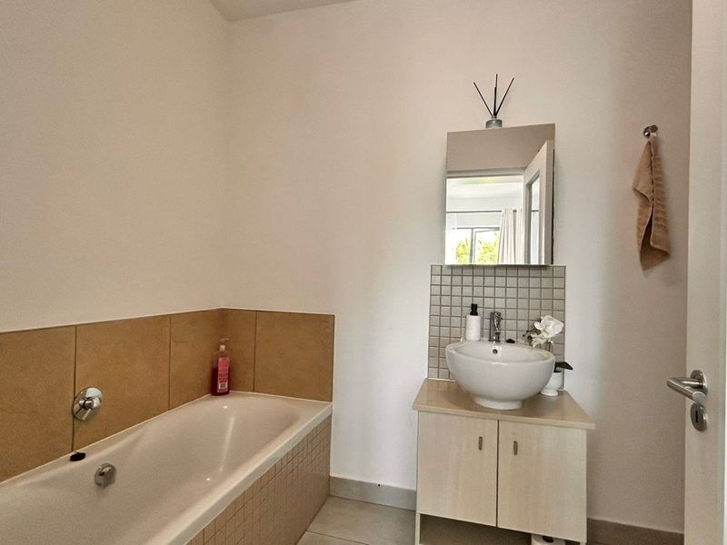 House For Sale in Rivonia - Photo 7