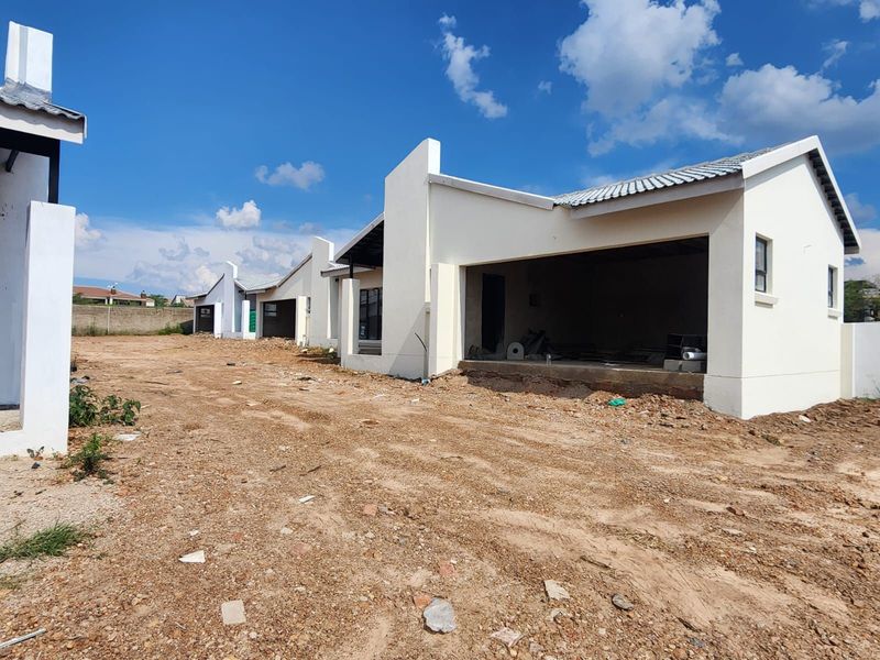 Townhouse For Sale in Bendor - Photo 7