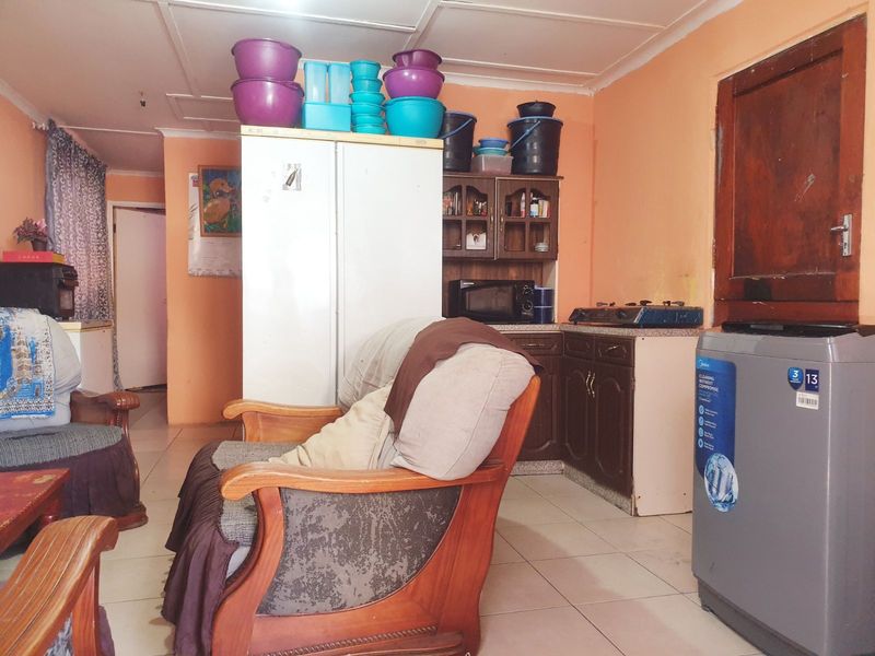 House For Sale in Mfuleni - Photo 4