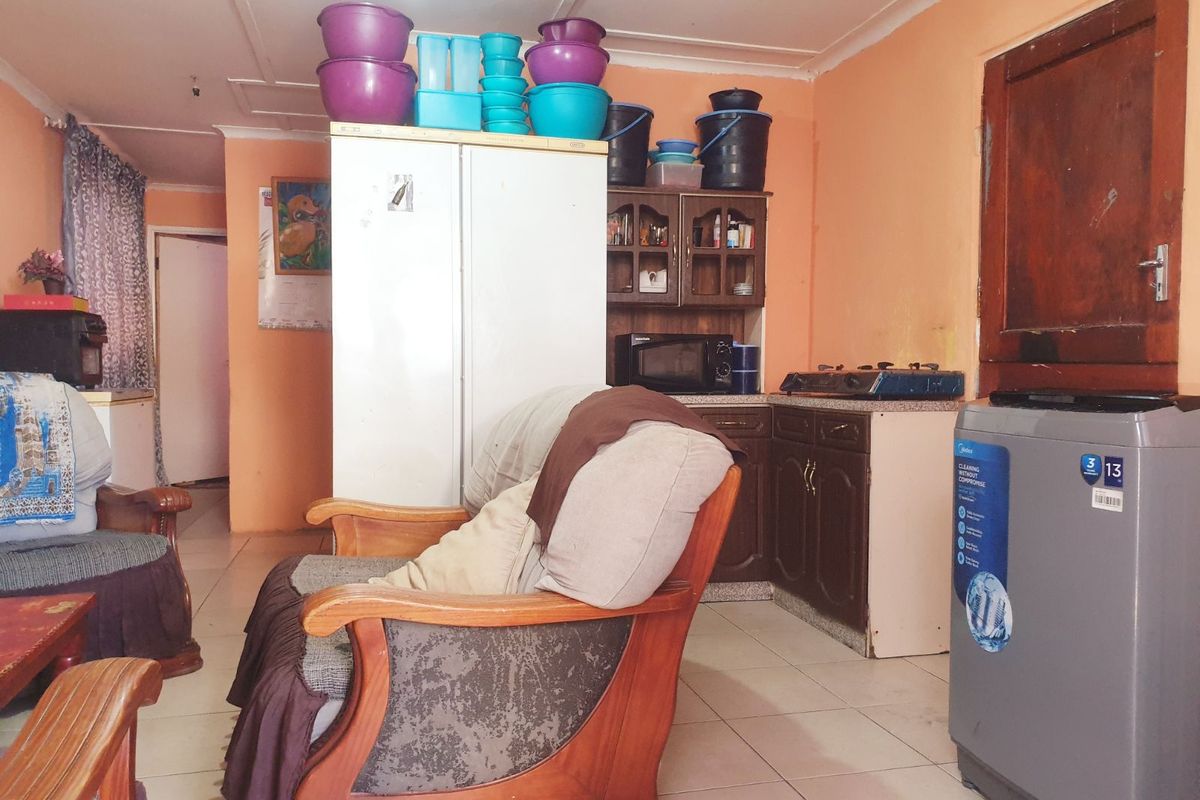 House For Sale in Mfuleni - Photo 4