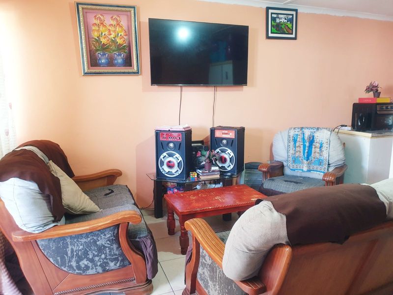 House For Sale in Mfuleni - Photo 5