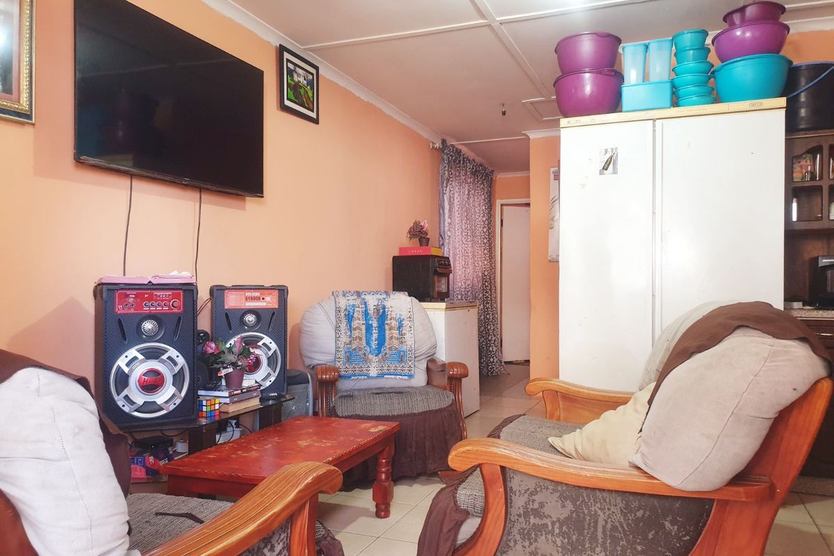 House For Sale in Mfuleni - Photo 3