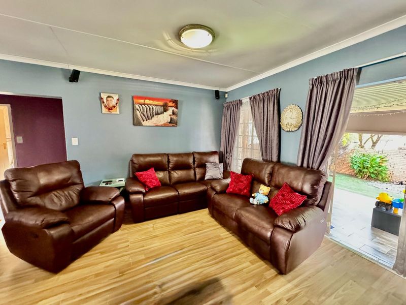 House For Sale in Secunda Central - Photo 5