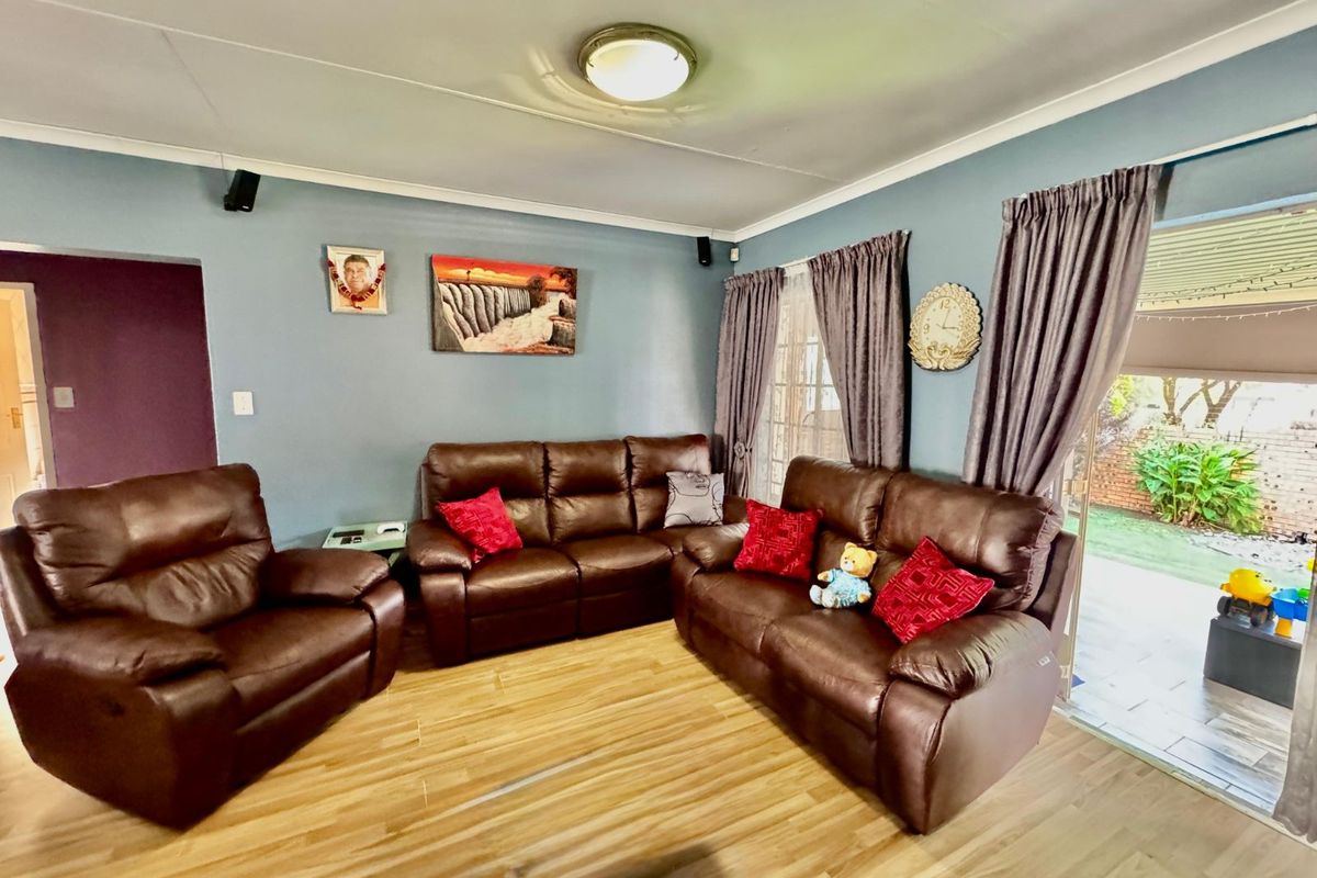 House For Sale in Secunda Central - Photo 5