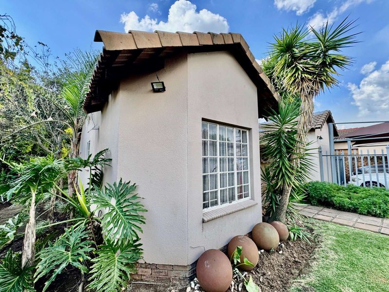 House For Sale in Secunda Central - Photo 2