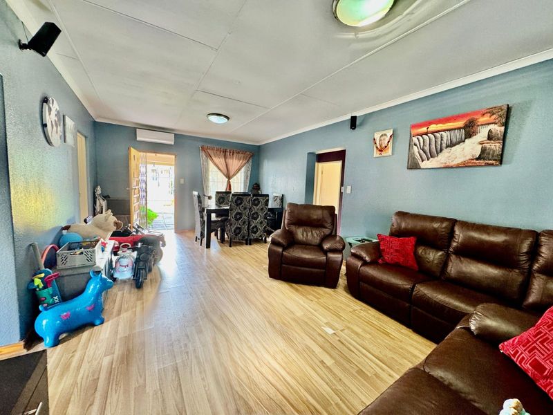 House For Sale in Secunda Central - Photo 6