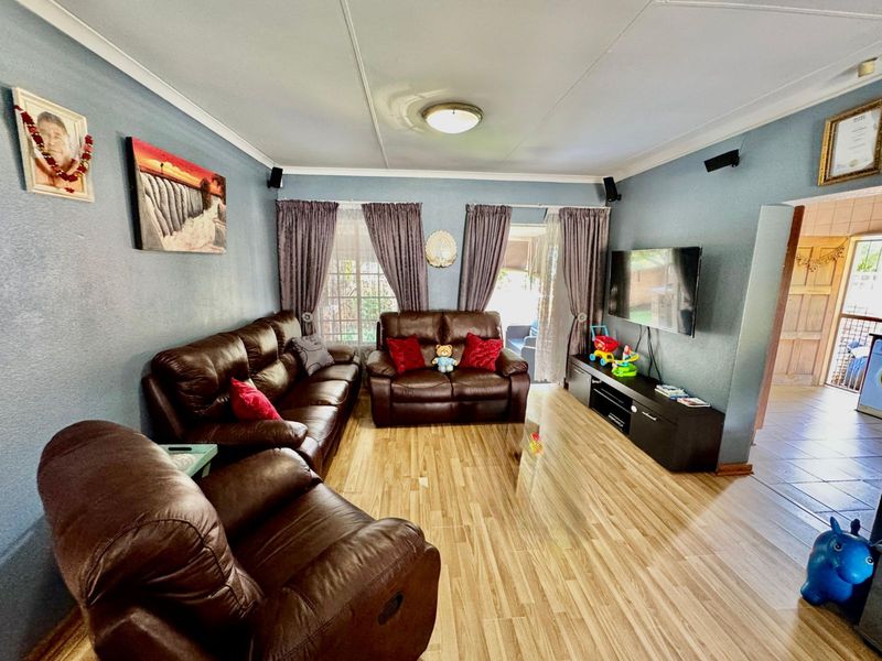 House For Sale in Secunda Central - Photo 4