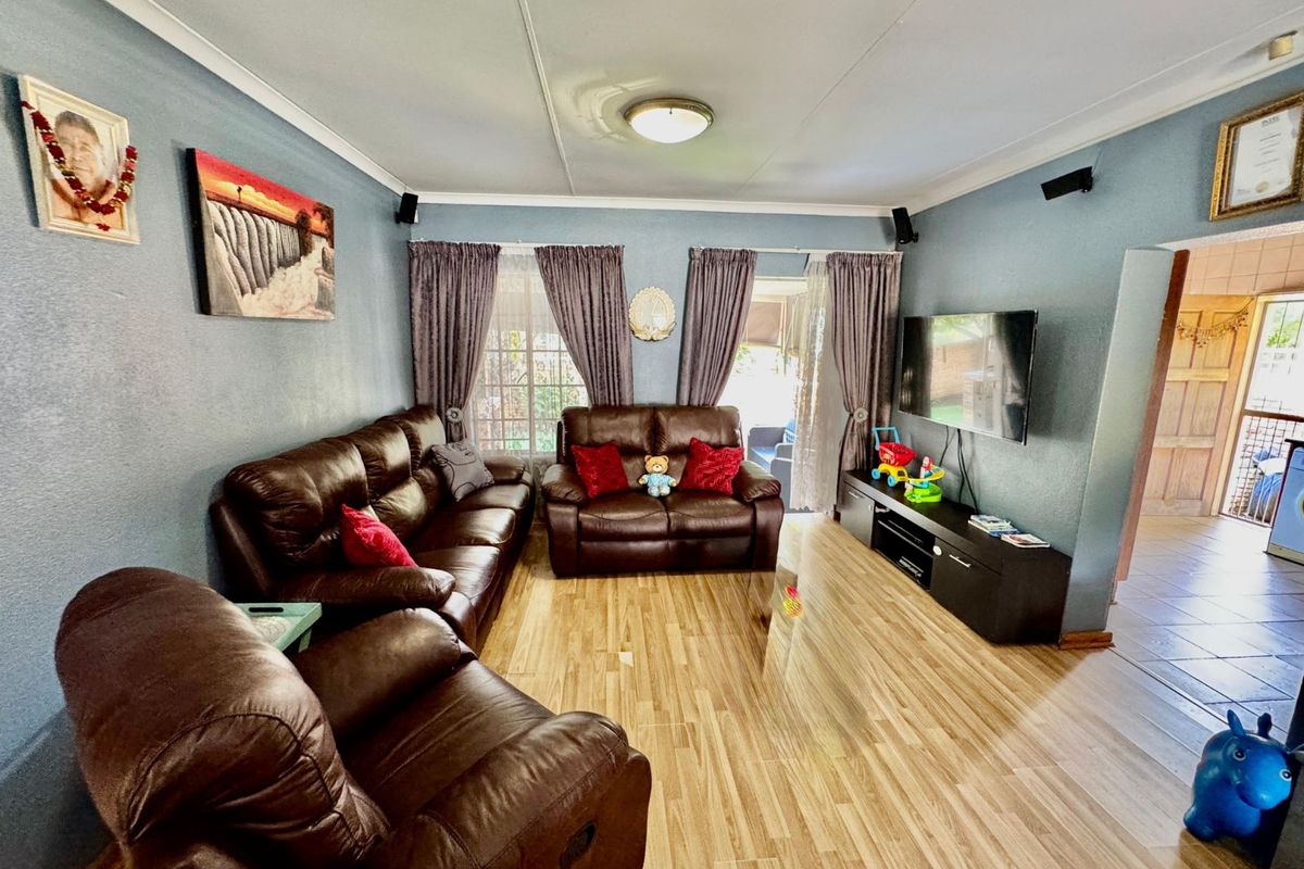 House For Sale in Secunda Central - Photo 4