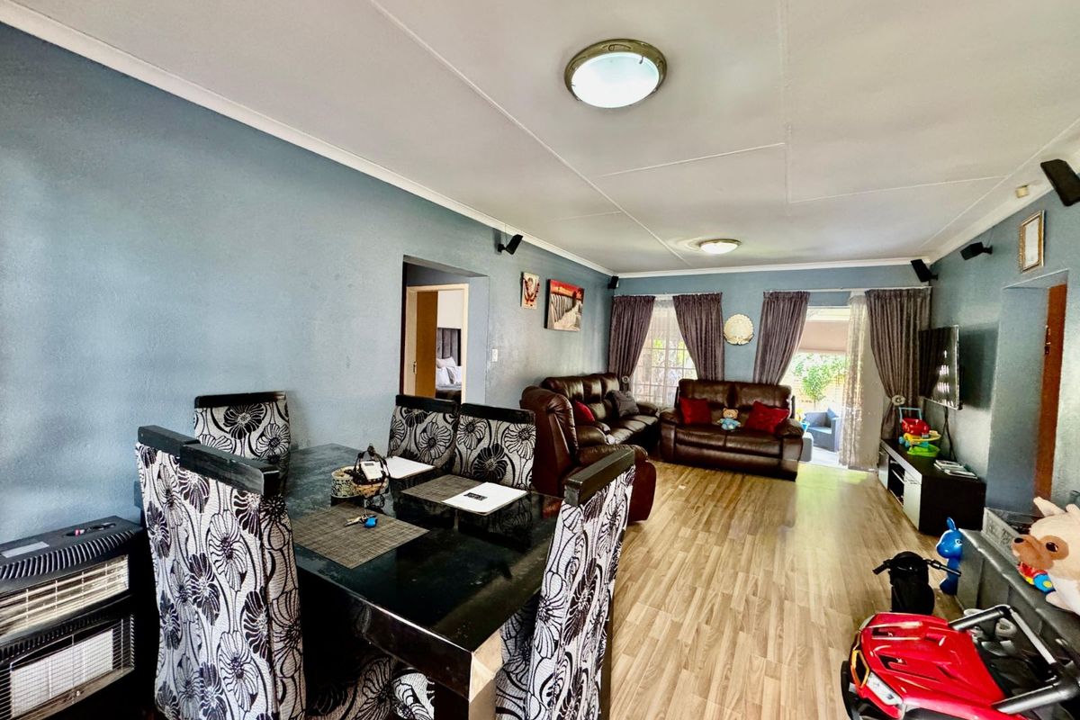 House For Sale in Secunda Central - Photo 3