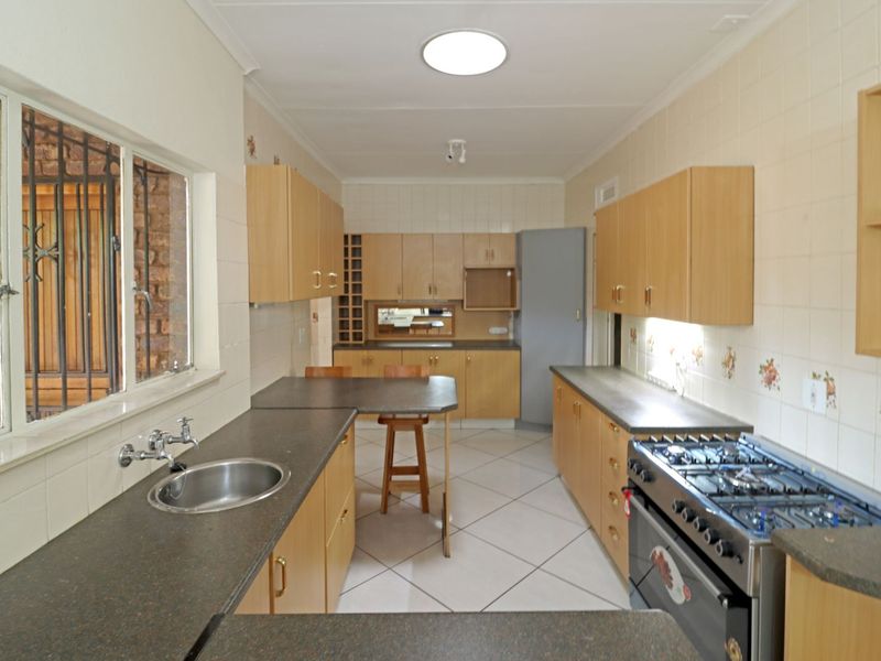 House For Sale in Wierda Park - Photo 7