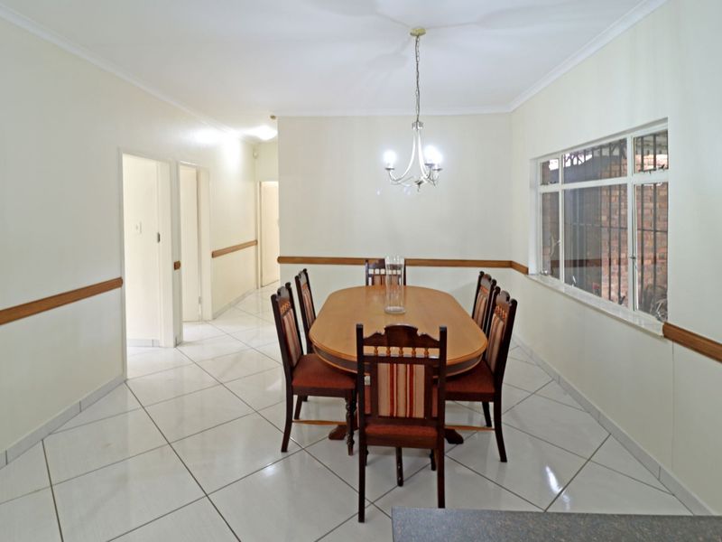 House For Sale in Wierda Park - Photo 6