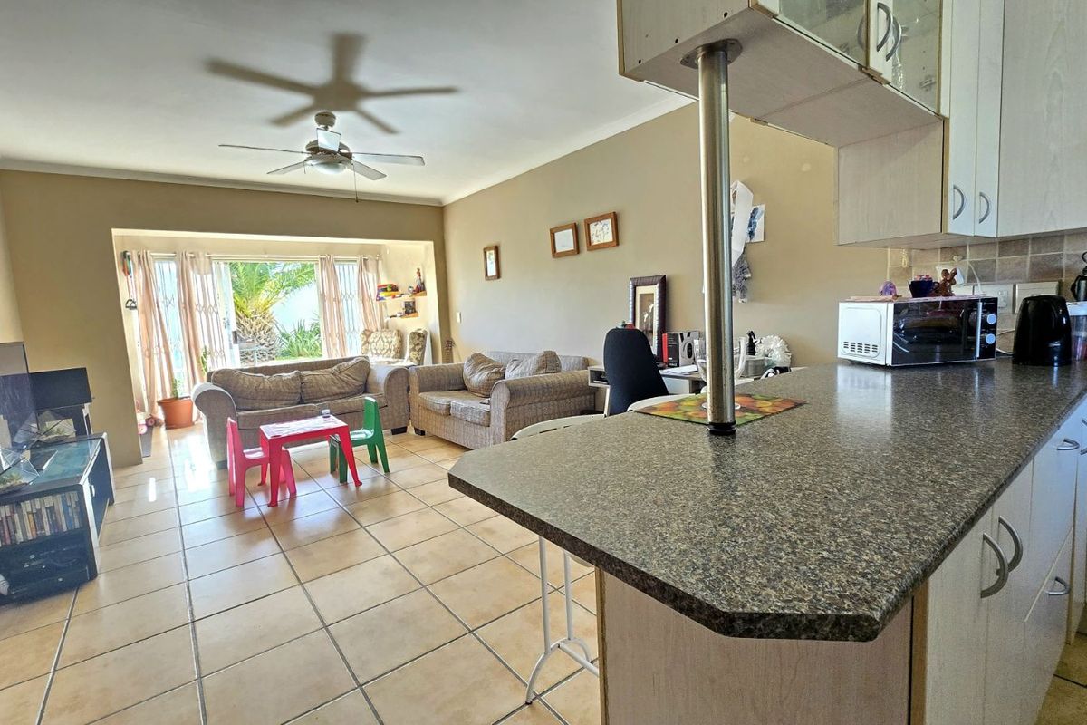 Apartment For Sale in Cayman Beach - Photo 2