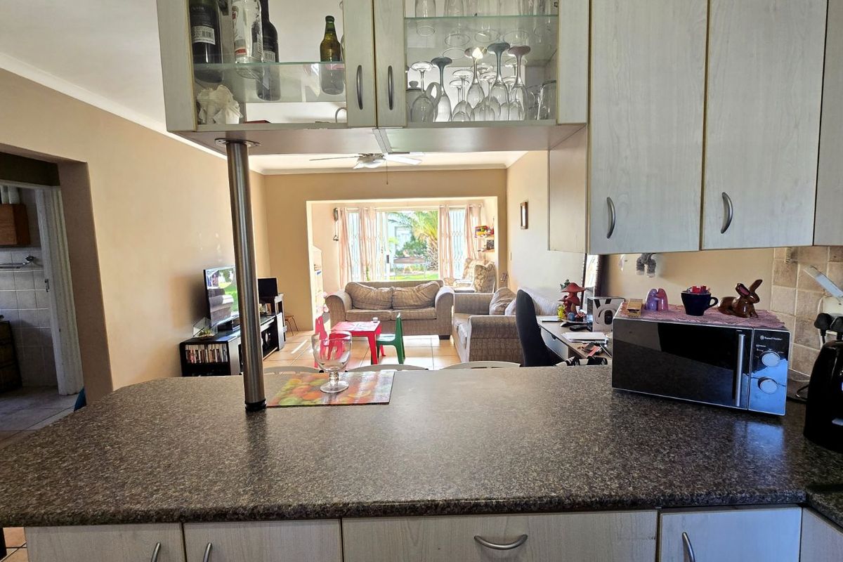 Apartment For Sale in Cayman Beach - Photo 4