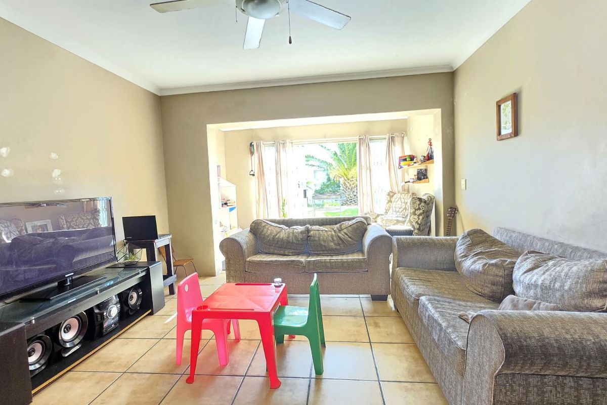 Apartment For Sale in Cayman Beach - Photo 5