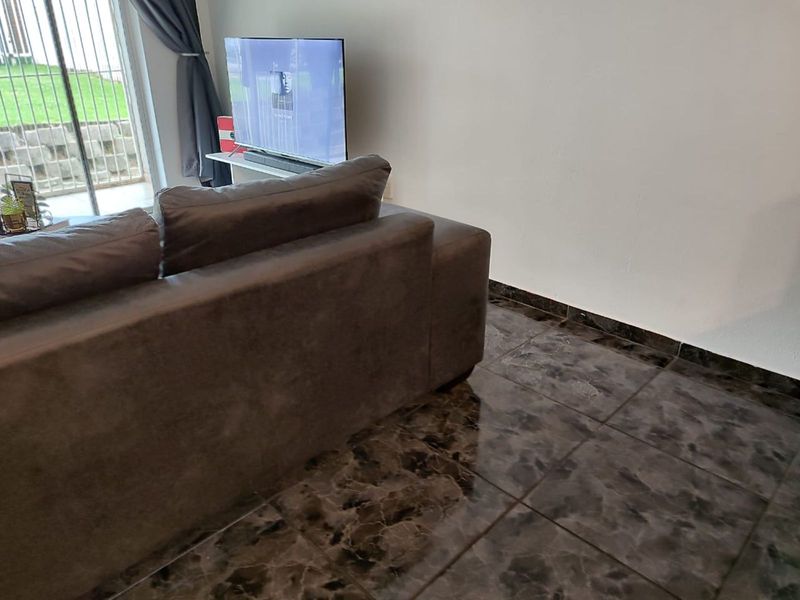 House For Sale in Birchleigh - Photo 2