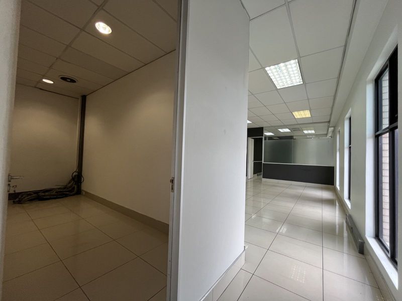 Office To Rent in Route 21 Business Park - Photo 7