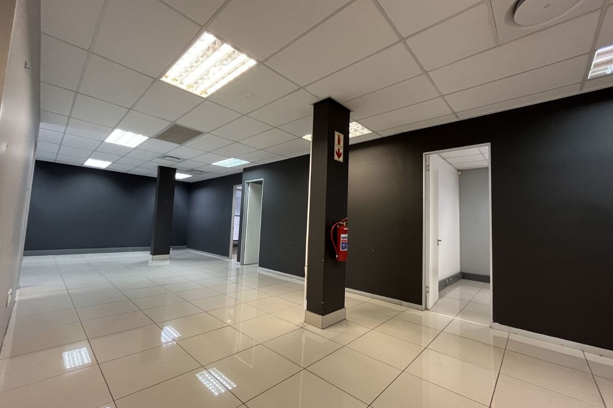 Office To Rent in Route 21 Business Park - Photo 3