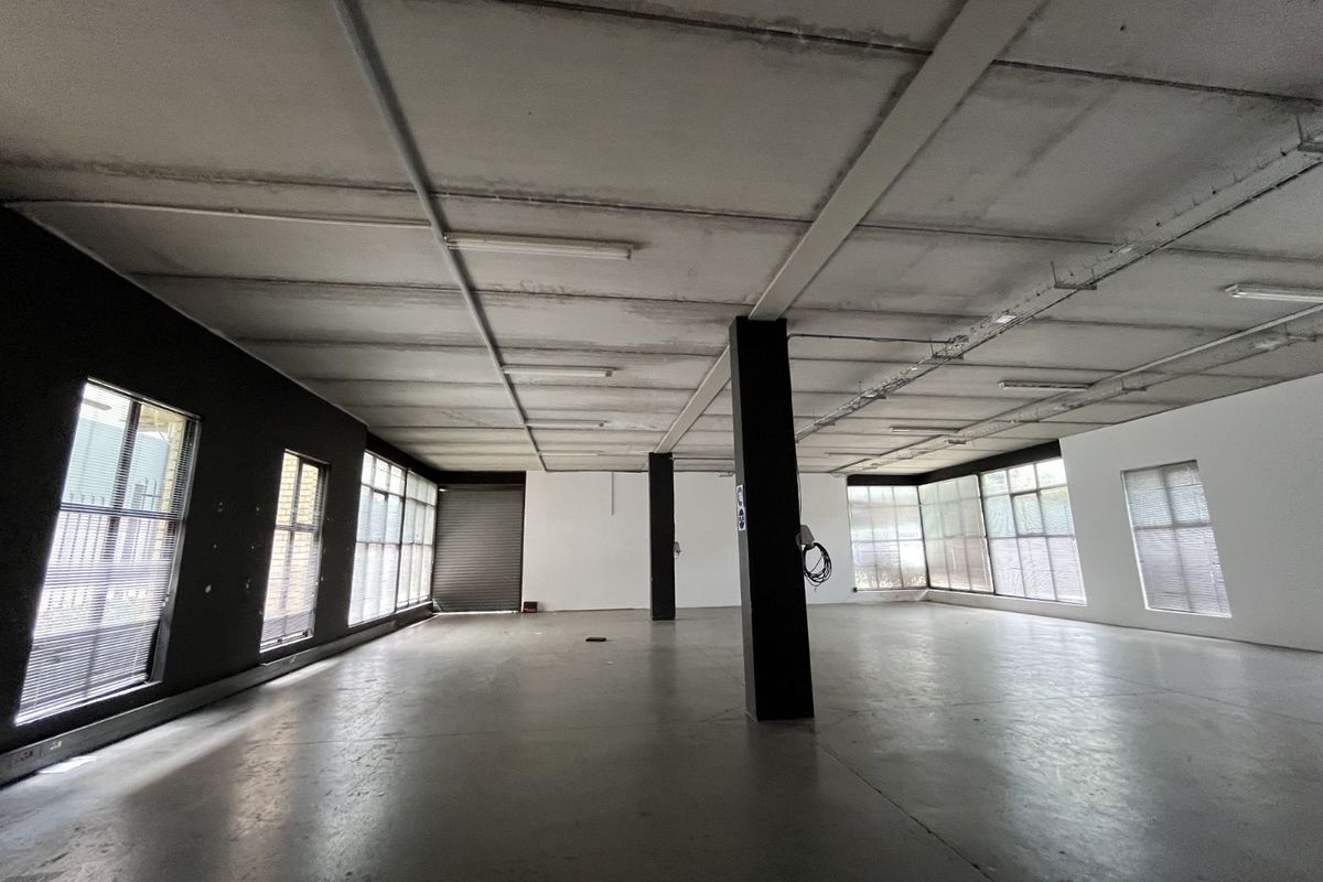 Office To Rent in Route 21 Business Park - Photo 4