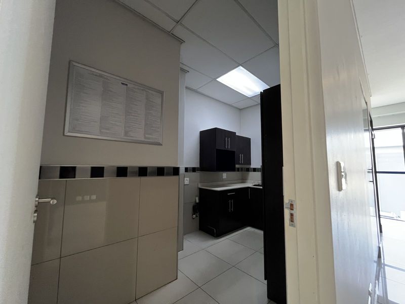 Office To Rent in Route 21 Business Park - Photo 10