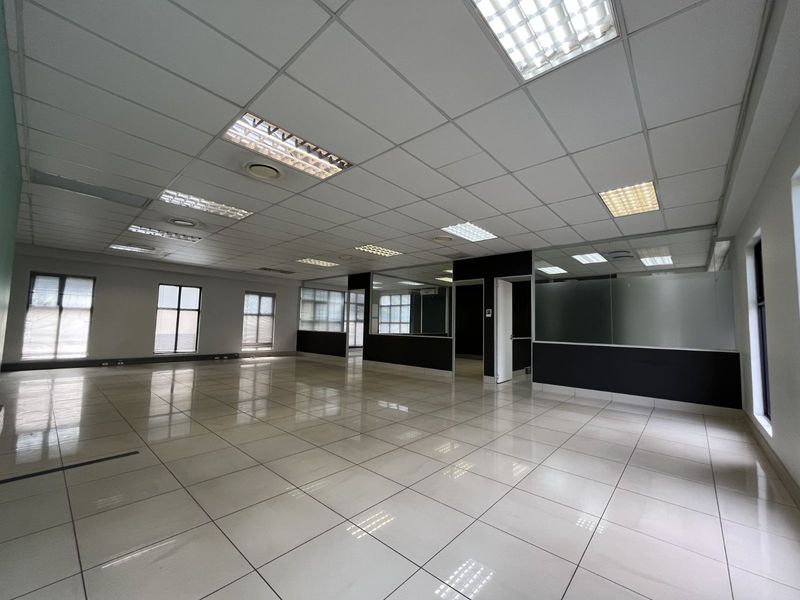 Office To Rent in Route 21 Business Park - Photo 8