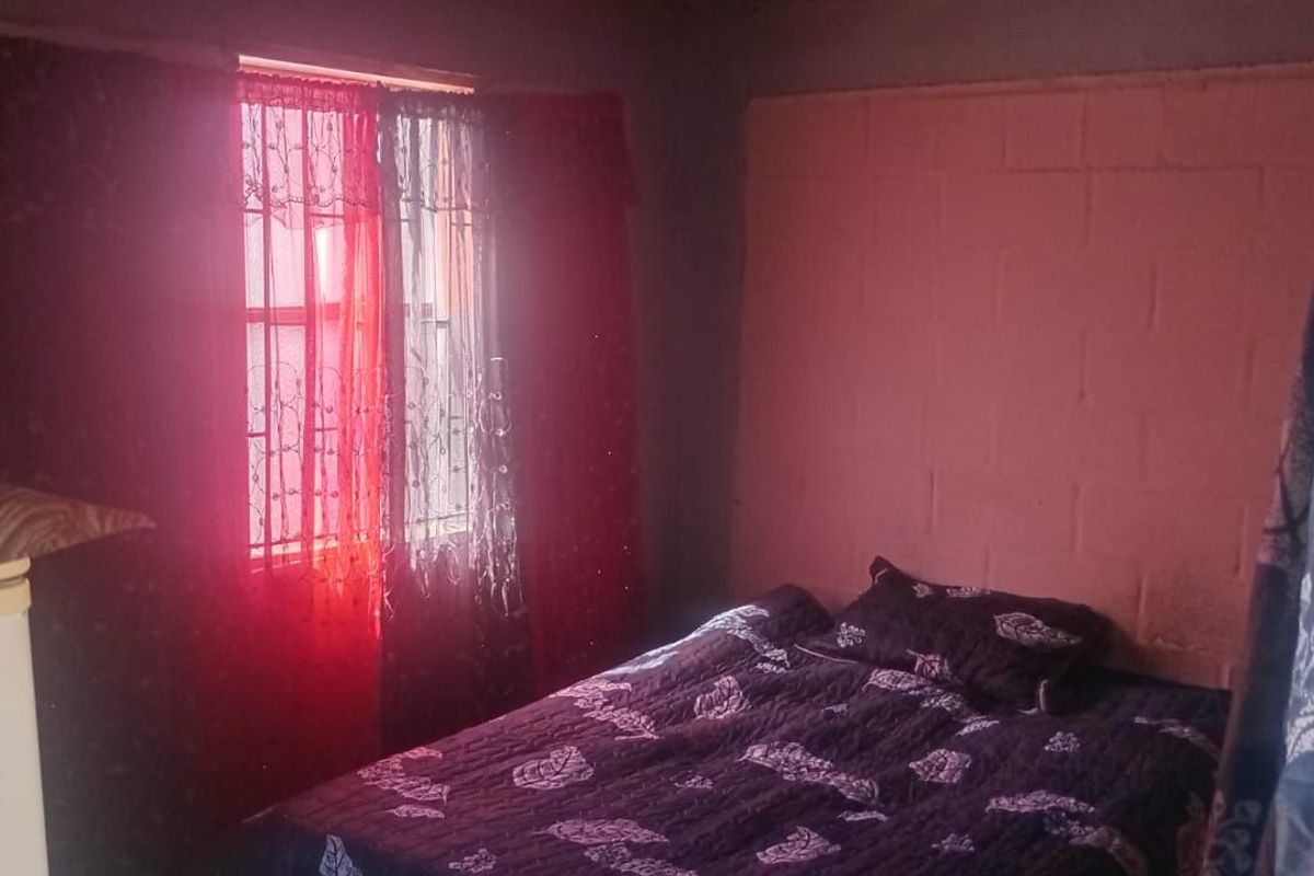 House For Sale in Kwanonqaba - Photo 5