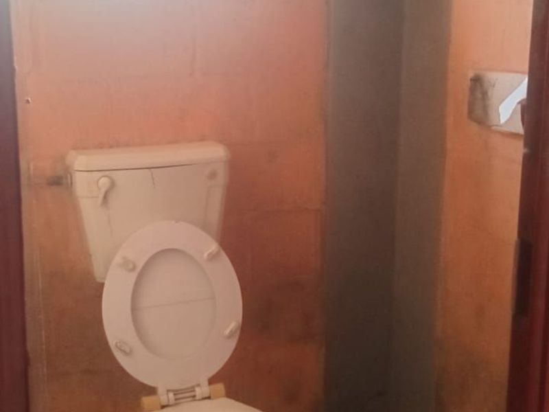 House For Sale in Kwanonqaba - Photo 6