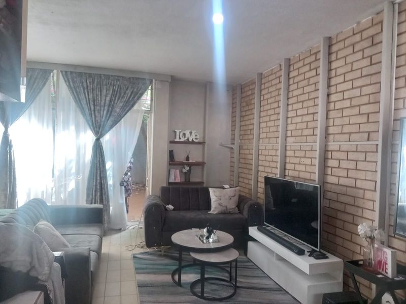 Apartment For Sale in Pretoria Central - Photo 2