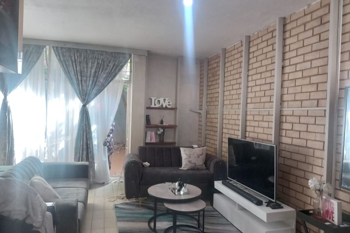 Apartment For Sale in Pretoria Central - Photo 2