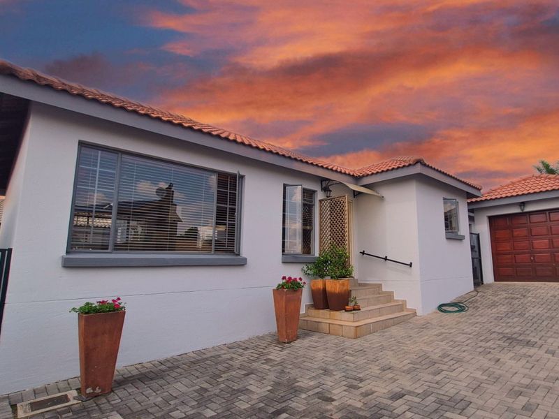 House For Sale in Amberfield Glen - Photo 4