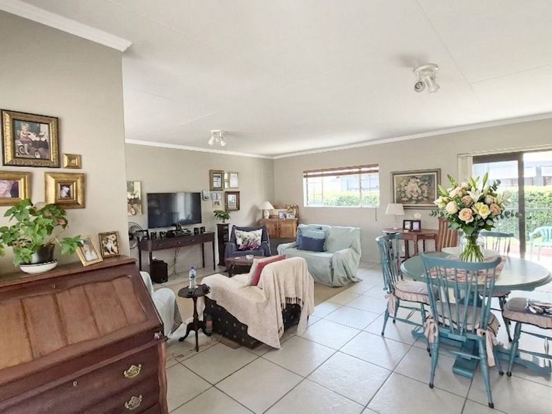 House For Sale in Amberfield Glen - Photo 7