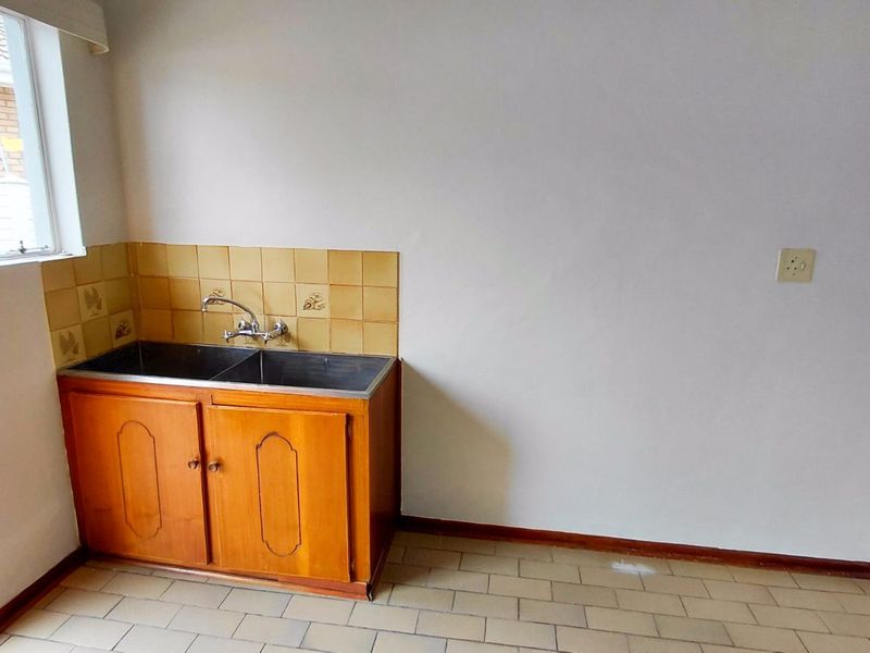 House For Sale in West Bank - Photo 10