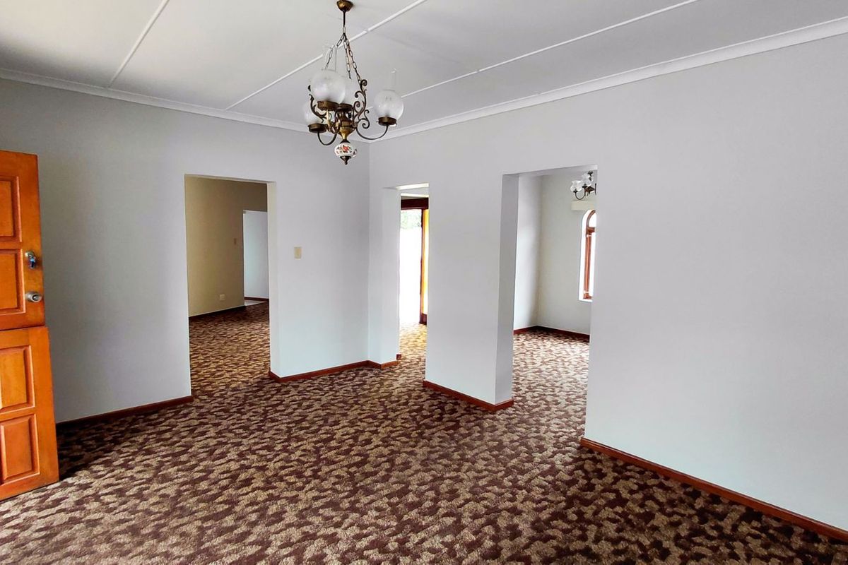 House For Sale in West Bank - Photo 5