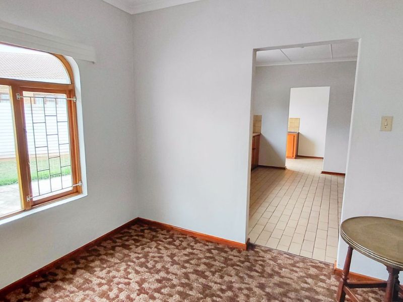 House For Sale in West Bank - Photo 7