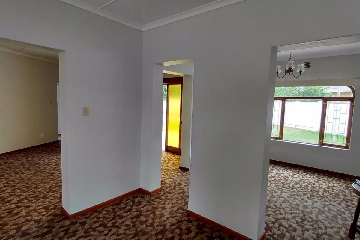 House For Sale in West Bank - Photo 5