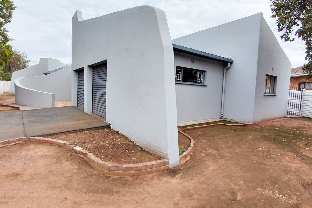 House For Sale in West Bank - Photo 4