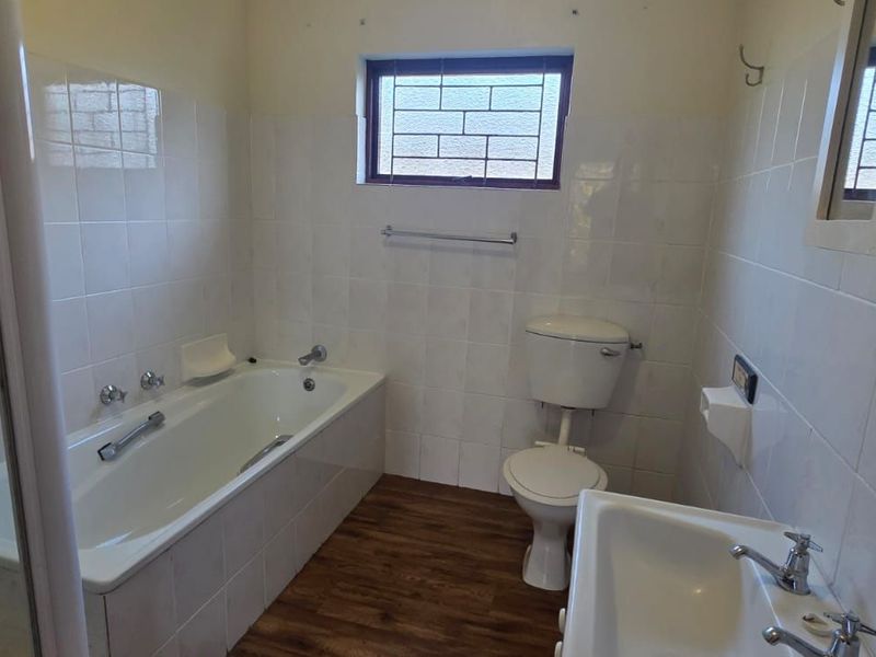 House For Sale in The Island - Photo 5