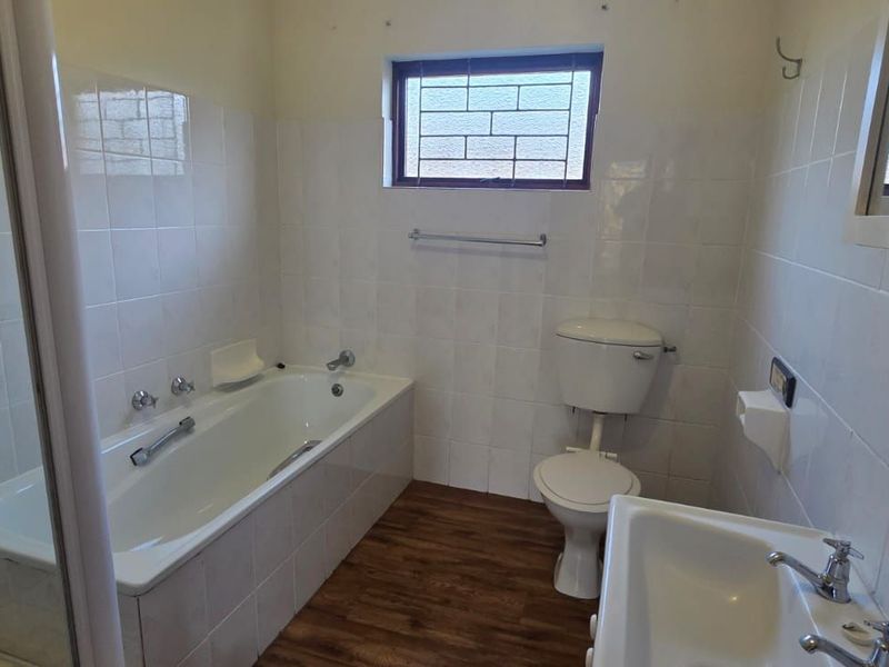 House For Sale in The Island - Photo 3