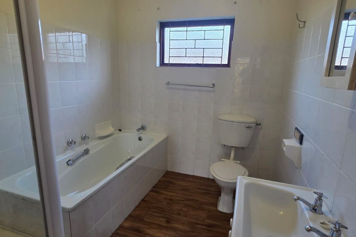 House For Sale in The Island - Photo 3