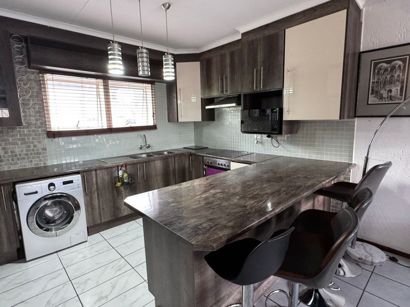 Apartment To Rent in Bryanston - Photo 9