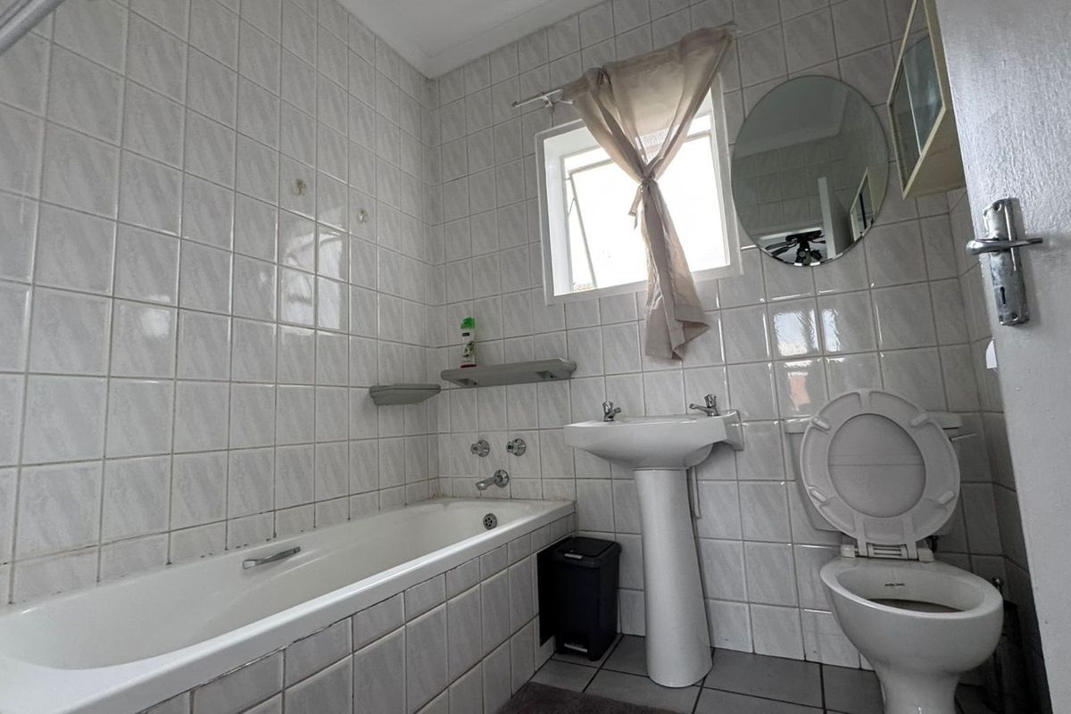 Apartment To Rent in Bryanston - Photo 5