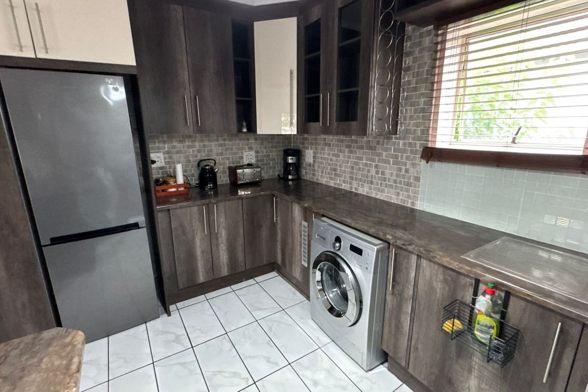 Apartment To Rent in Bryanston - Photo 4