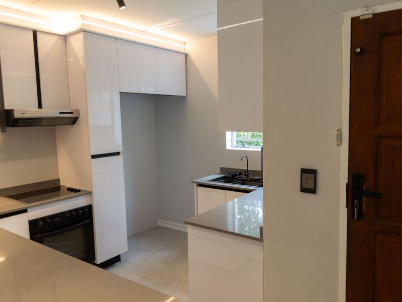 House For Sale in Olivedale - Photo 10