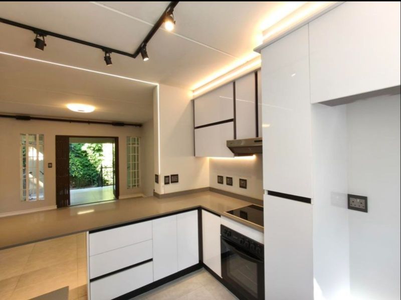 House For Sale in Olivedale - Photo 2