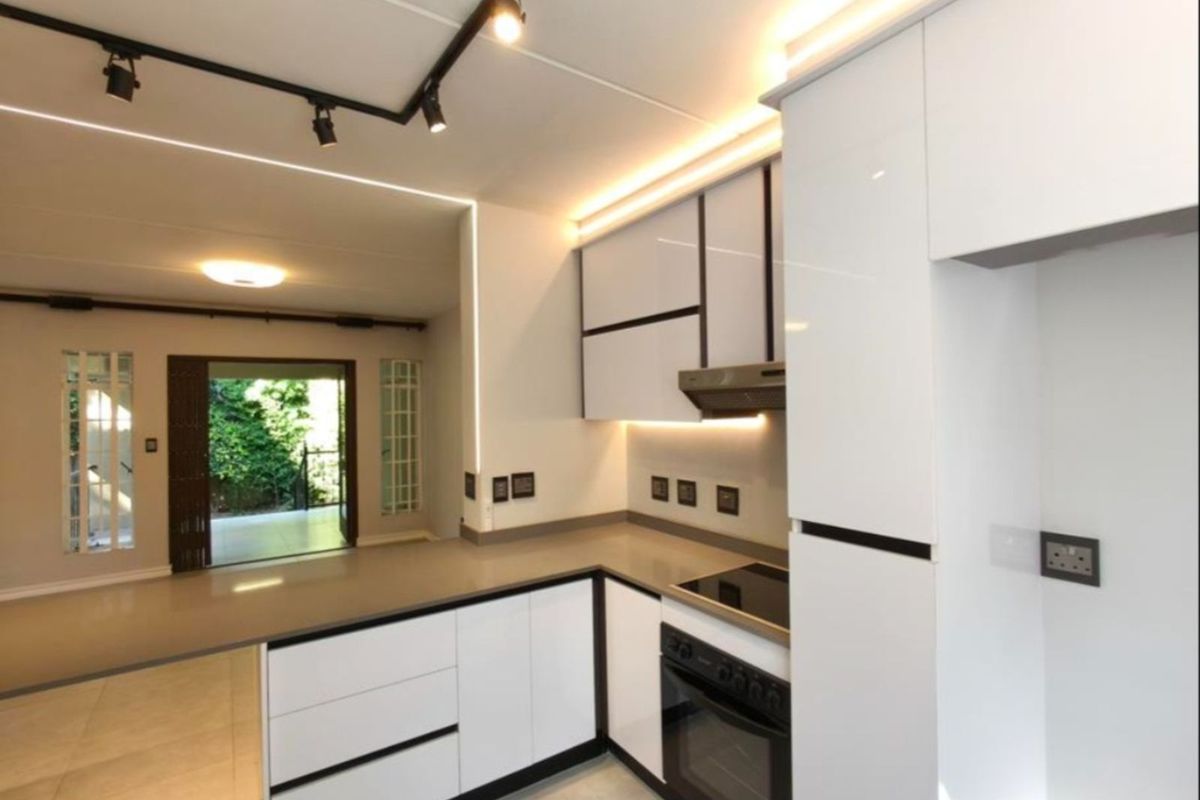 House For Sale in Olivedale - Photo 2