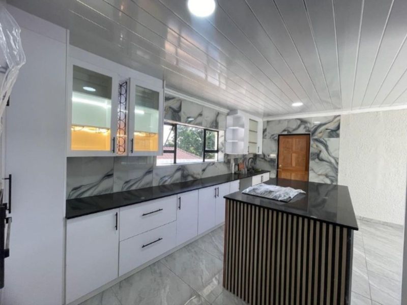 House For Sale in Meredale - Photo 4