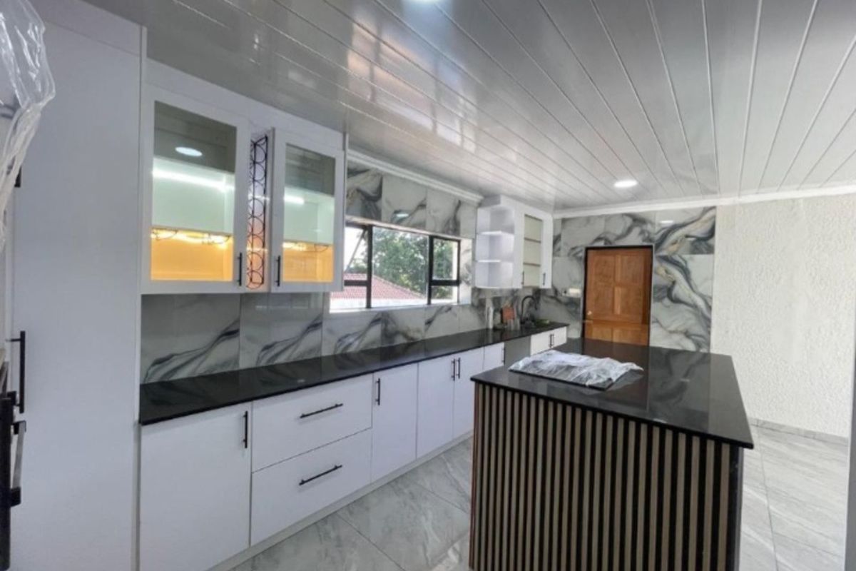 House For Sale in Meredale - Photo 4