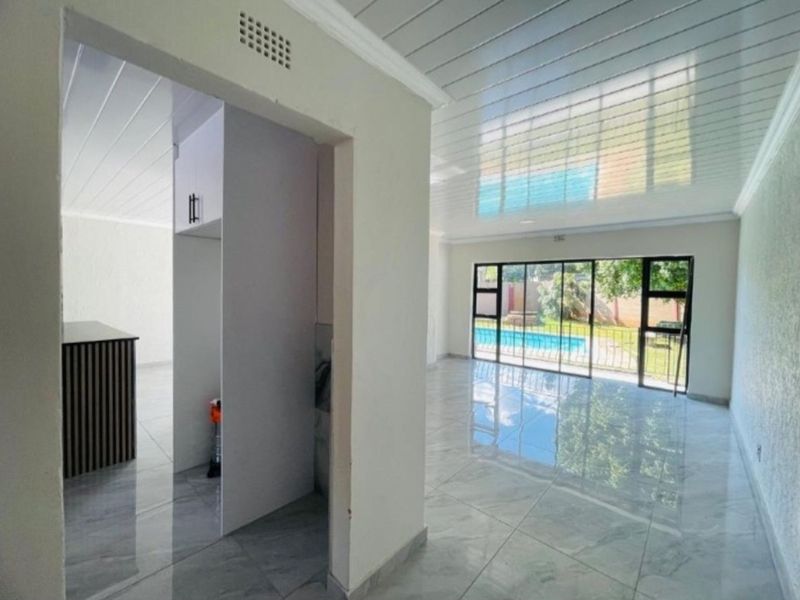 House For Sale in Meredale - Photo 6