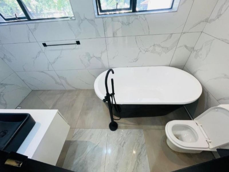 House For Sale in Meredale - Photo 10