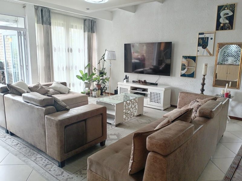 Apartment For Sale in Blackheath - Photo 3