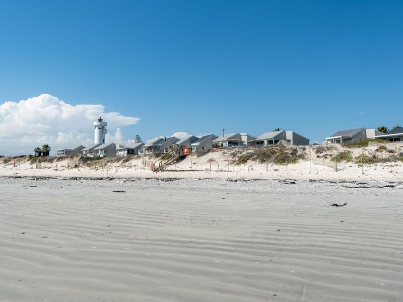 House For Sale in Woodbridge Island - Photo 2